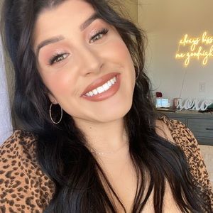 Meet your Posher, Celeste